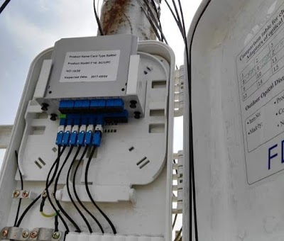 الاتصالات تحدد المحافظات المشمولة بخدمة الكابل الضوئي