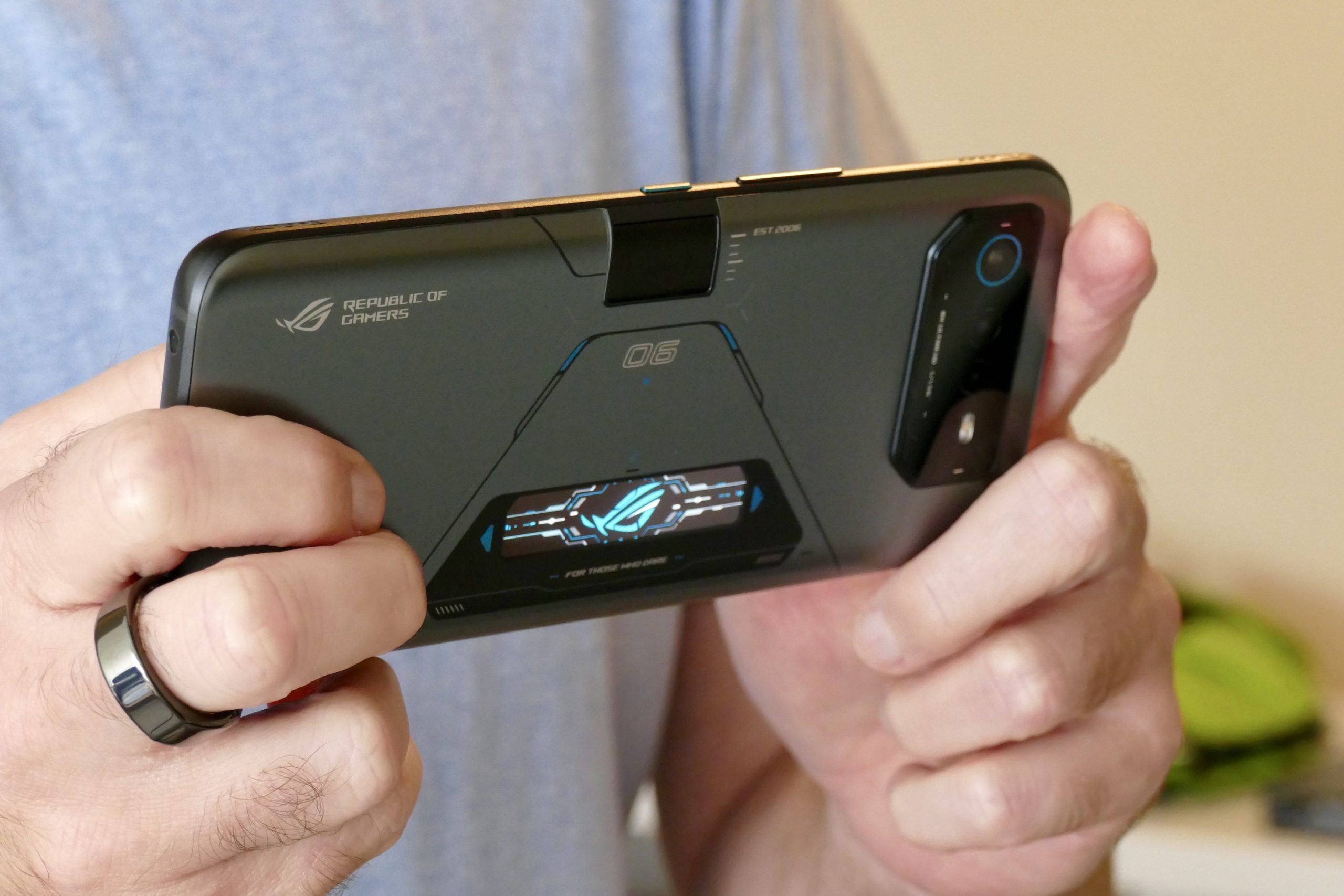 Asus تكشف عن هواتف الألعاب Asus ROG Phone 6D و6D Ultimate